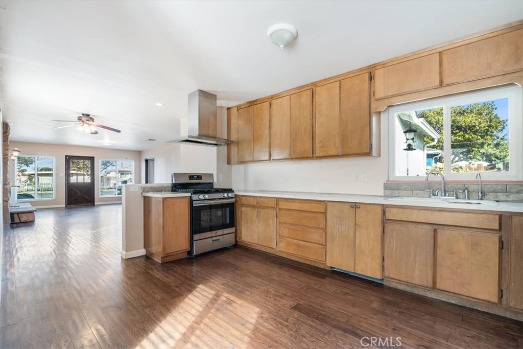 230 N D St, Lompoc, CA 93436