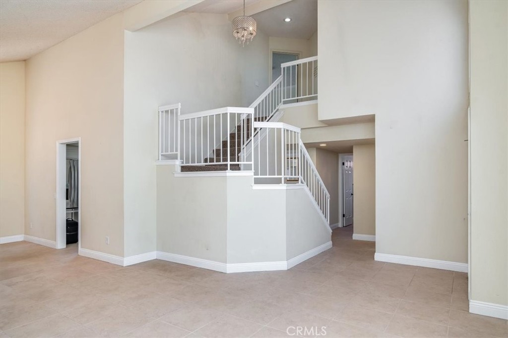 908 Calvert Ave, Lompoc, CA 93436