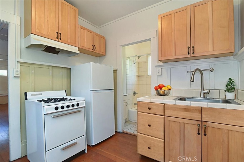 309 W Victoria Street, Santa Barbara, CA 93101
