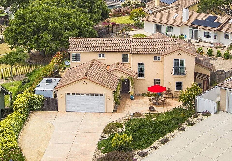 1215 Harris Dr, Lompoc, CA 93436